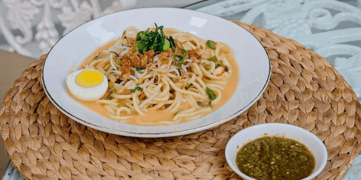 Menikmati Mie Celor Palembang, Perpaduan Sempurna Kuah Udang Kental dan Mie Telur
