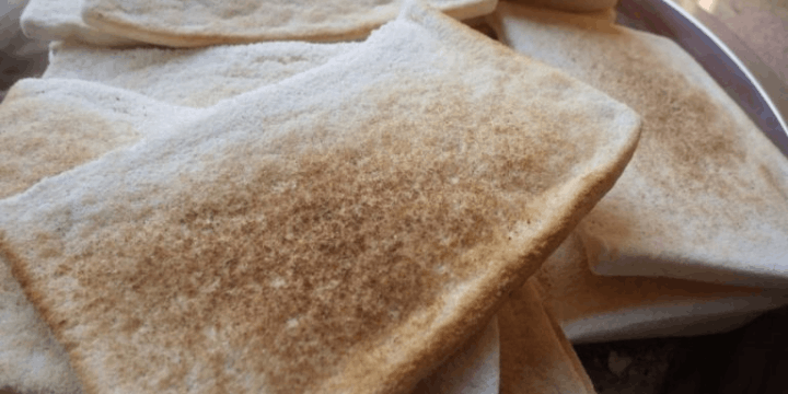 Mencicipi Sagu Lempeng, Makanan Khas Papua Barat yang Unik dan Autentik