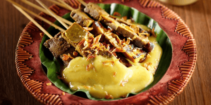 Menjelajahi Kelezatan Sate Padang, Rahasia Kuah Kental dan Rempah Autentik Minangkabau