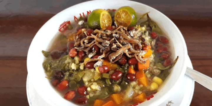 Sejarah dan Asal-Usul, Hidangan Raja yang Merakyat