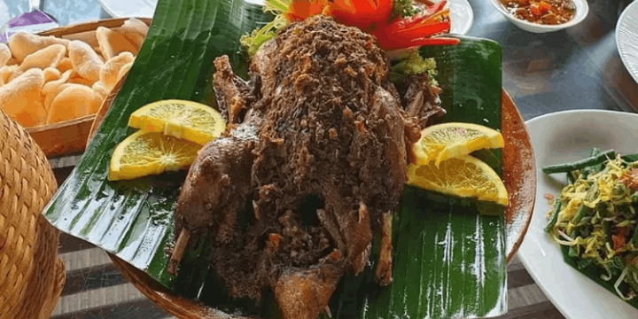 Rahasia Kelezatan Bebek Bengil Ubud, Kuliner Bebek Goreng Paling Ikonik di Bali