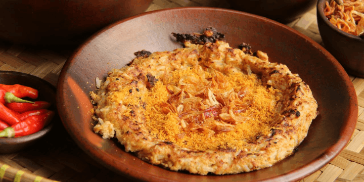 Berburu Kerak Telor Asli Jakarta, Rasakan Sensasi Gurih di Setiap Gigitannya!