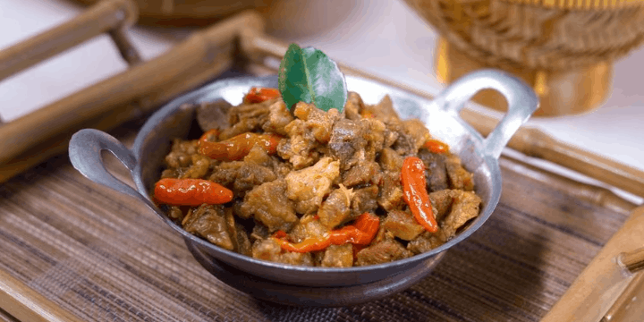 Oseng Mercon Jogja, Sensasi Pedas Meledak yang Bikin Ketagihan!