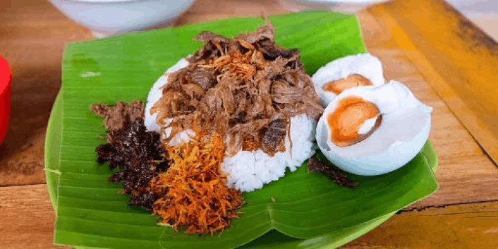 Sejarah Nasi Bekepor, Dari Meja Raja ke Masyarakat Luas