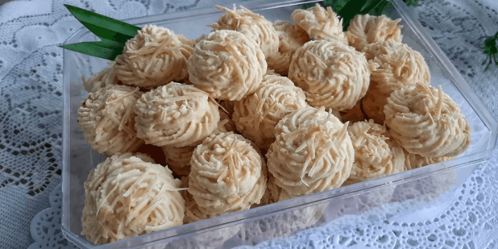 Melestarikan Tradisi di Tengah Modernitas