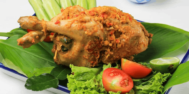 Mengenal Ayam Iloni, Primadona Kuliner dari Serambi Madinah
