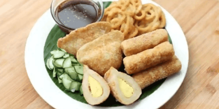 Pempek Kapal Selam, Sang Legenda dengan Isian Telur Utuh