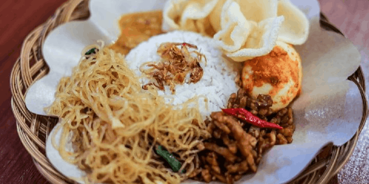 Sejarah dan Akulturasi Budaya dalam Sepiring Nasi Uduk