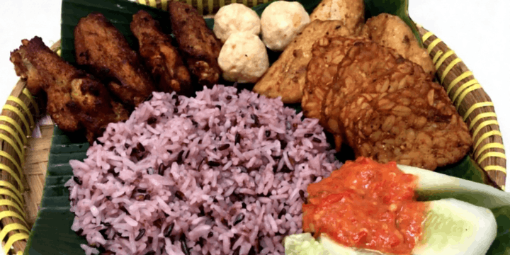 Proses Memasak Nasi Subut yang Autentik