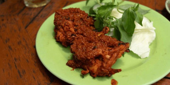 Sensasi Pedas Panas Ayam Rarang yang Bikin Ketagihan